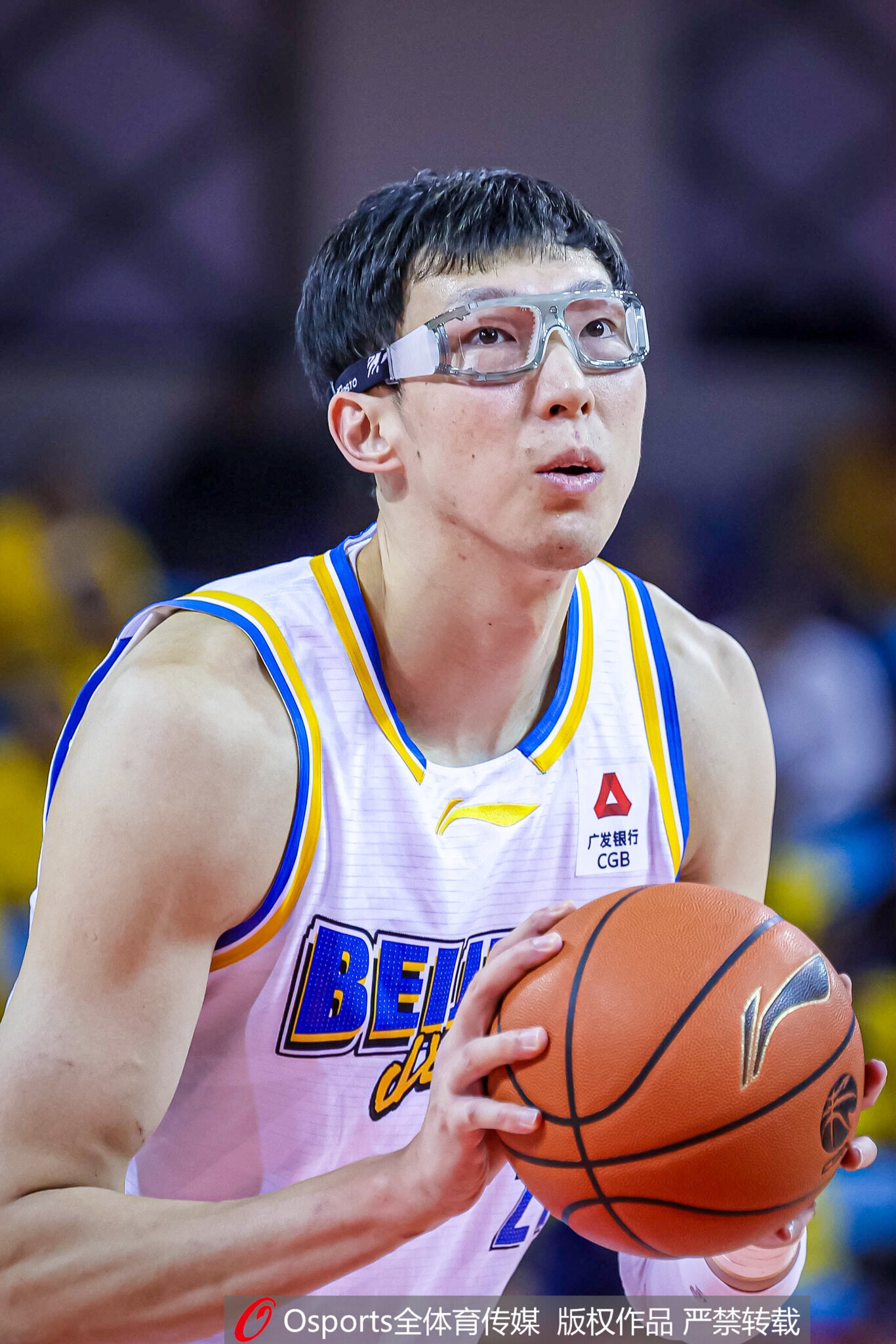 九游体育-周琦出战26分钟 3中1&amp;罚球10中6拿到8分7板4助1断2帽 正负值+23